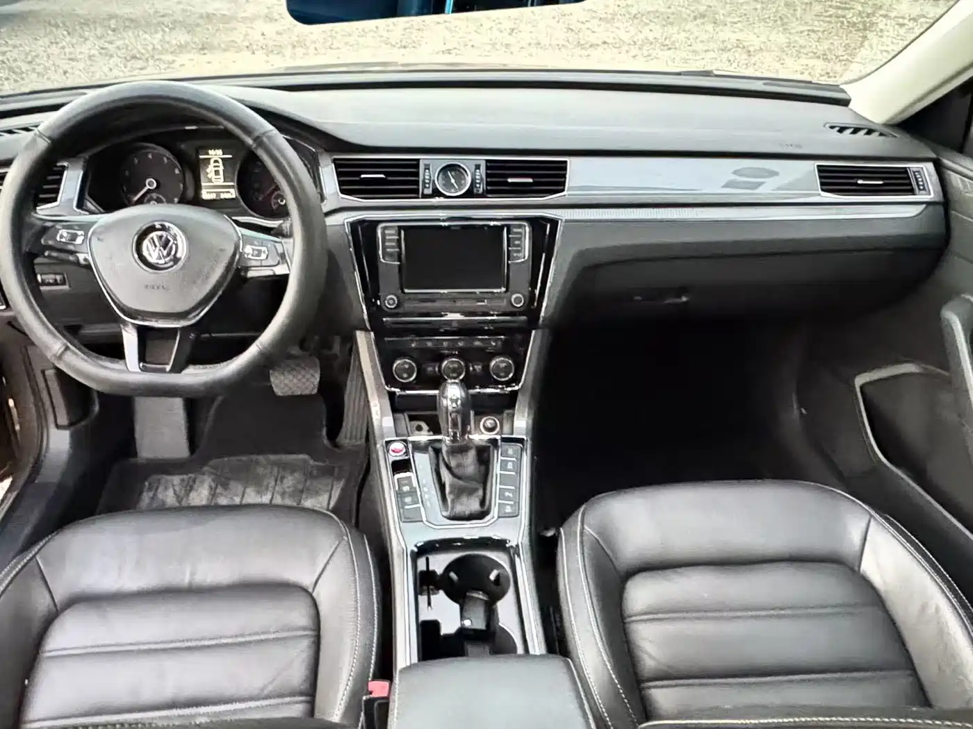 Volkswagen Passat 2017 330TSI DSG Prestige фото 3