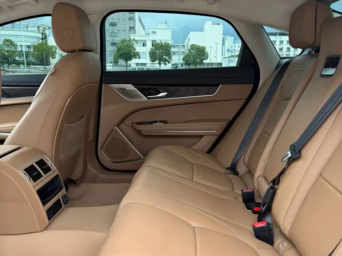 Jaguar XFL 2025 2025 2.0T P250 FWD Luxury Edition