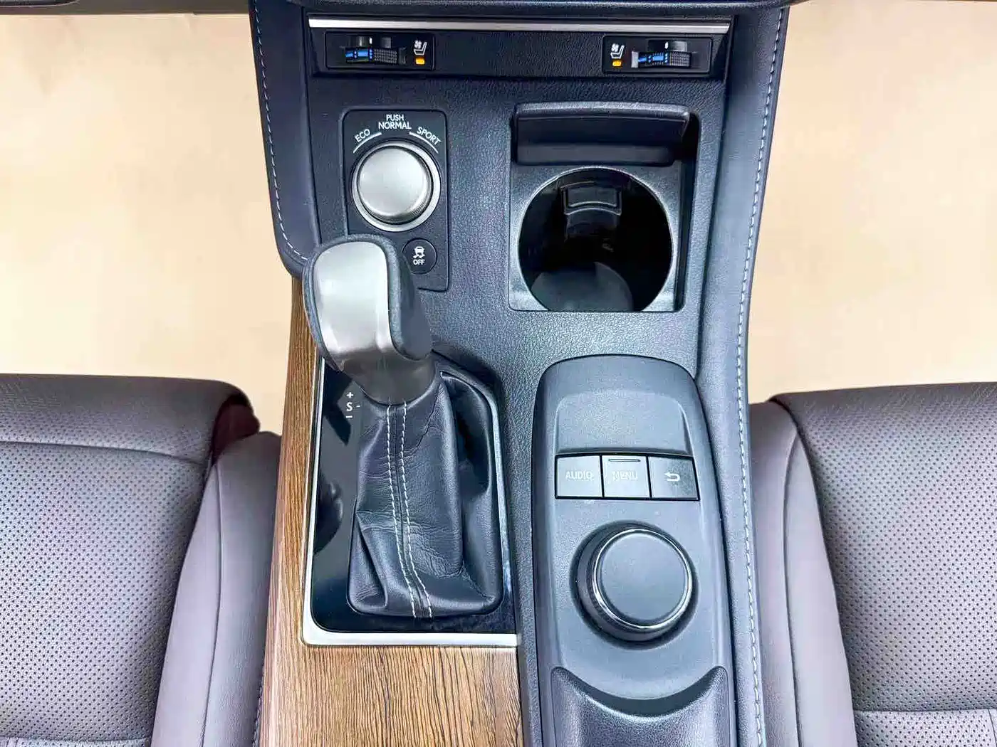 Lexus ES 2017 200 30th Anniversary Edition фото 13