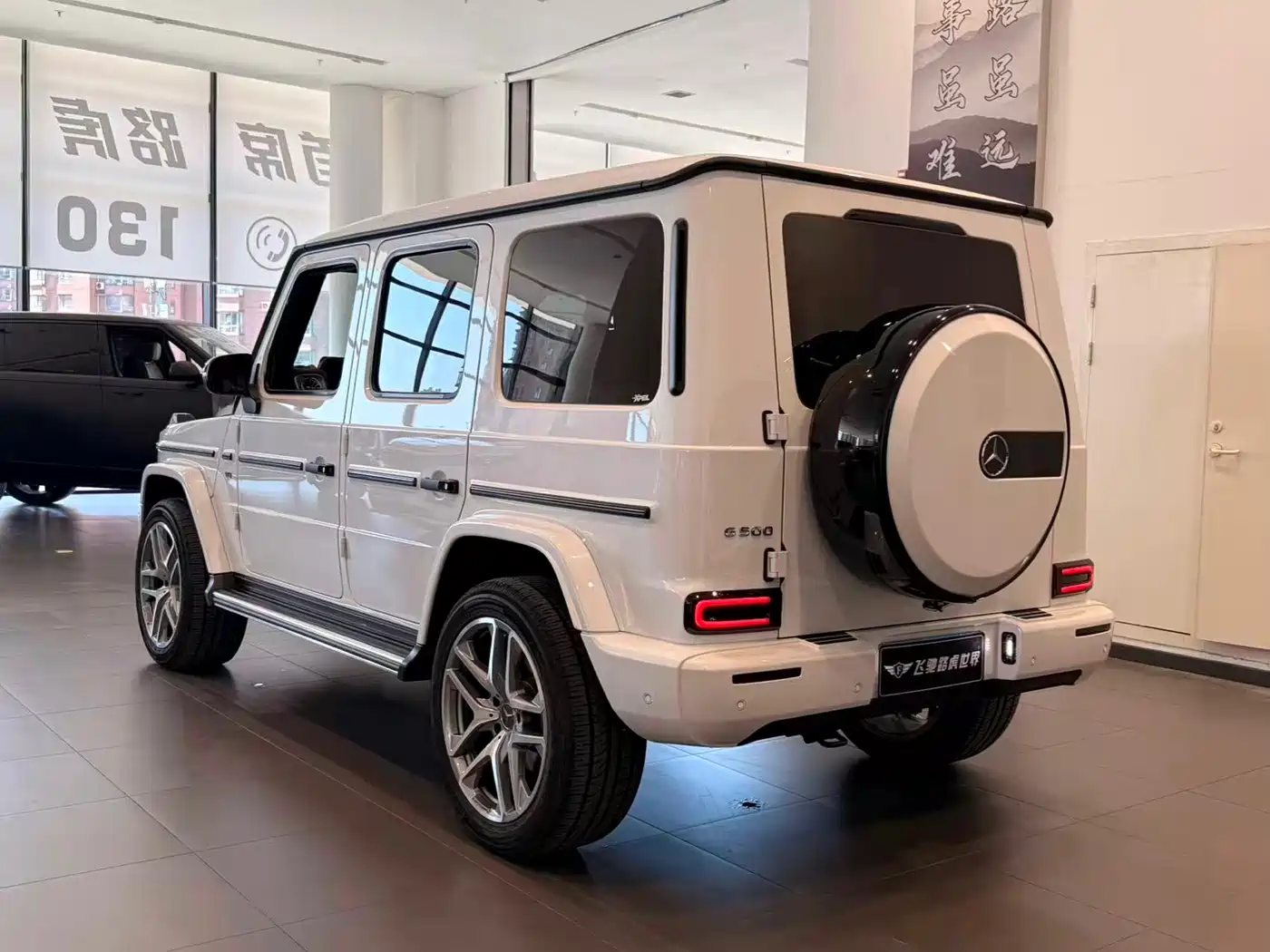 Mercedes-Benz G-Class 2024 G 500 фото 28