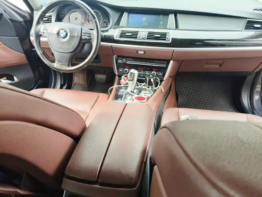 BMW 5 Series GT 2012 2011 535i Elegance