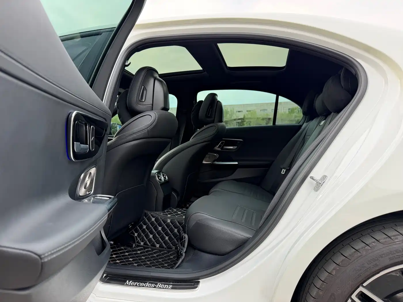 Mercedes-Benz C-Class 2024 Facelift C 260 L Moonlight Sport фото 9