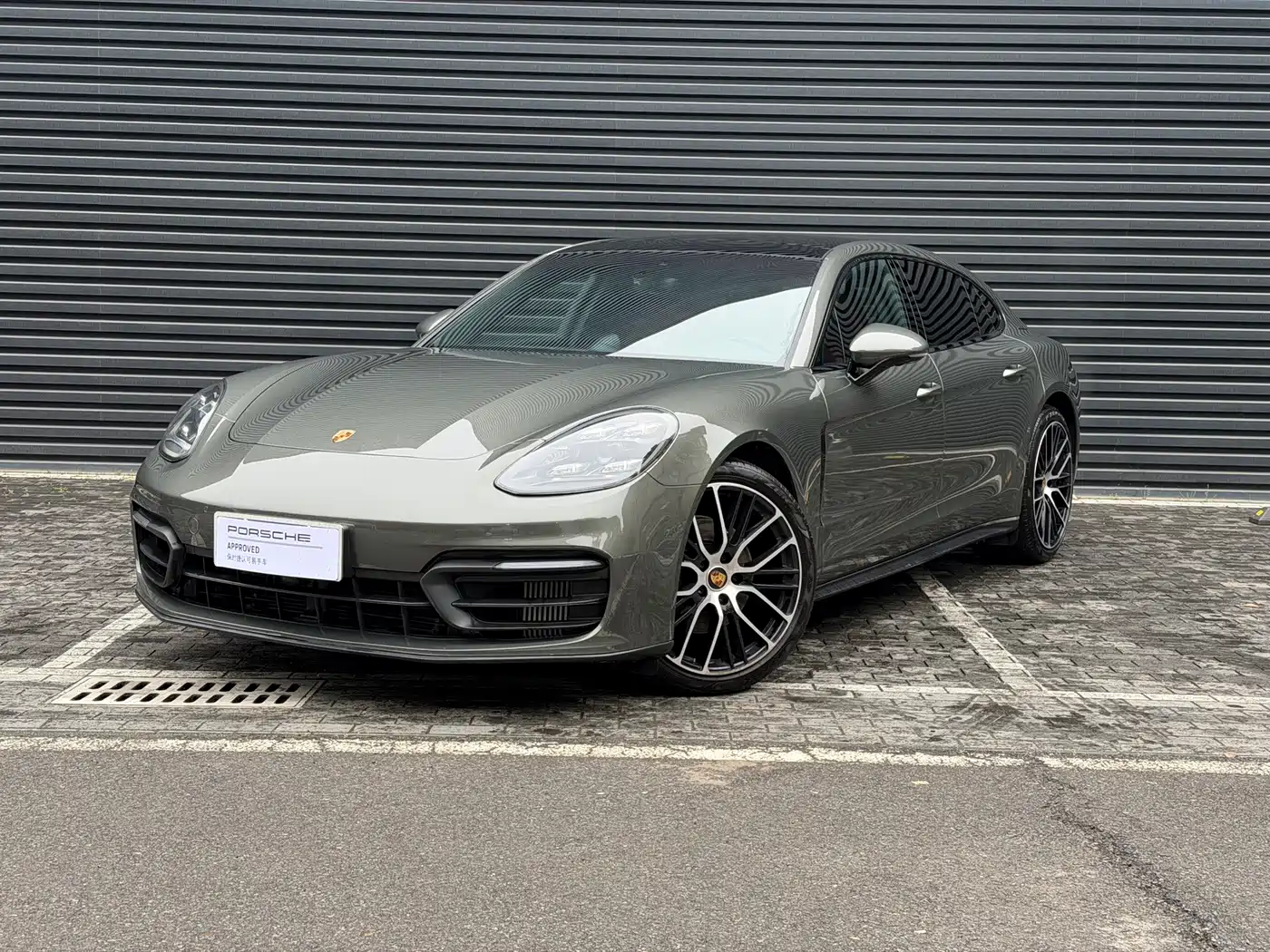 Porsche Panamera 2023 Panamera Executive Long Wheelbase Platinum Edition 2.9T