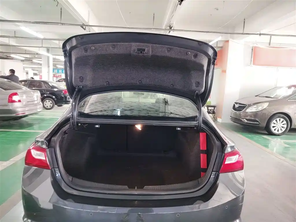 Chevrolet Malibu XL 2018 530T Auto RuiChi Edition фото 15