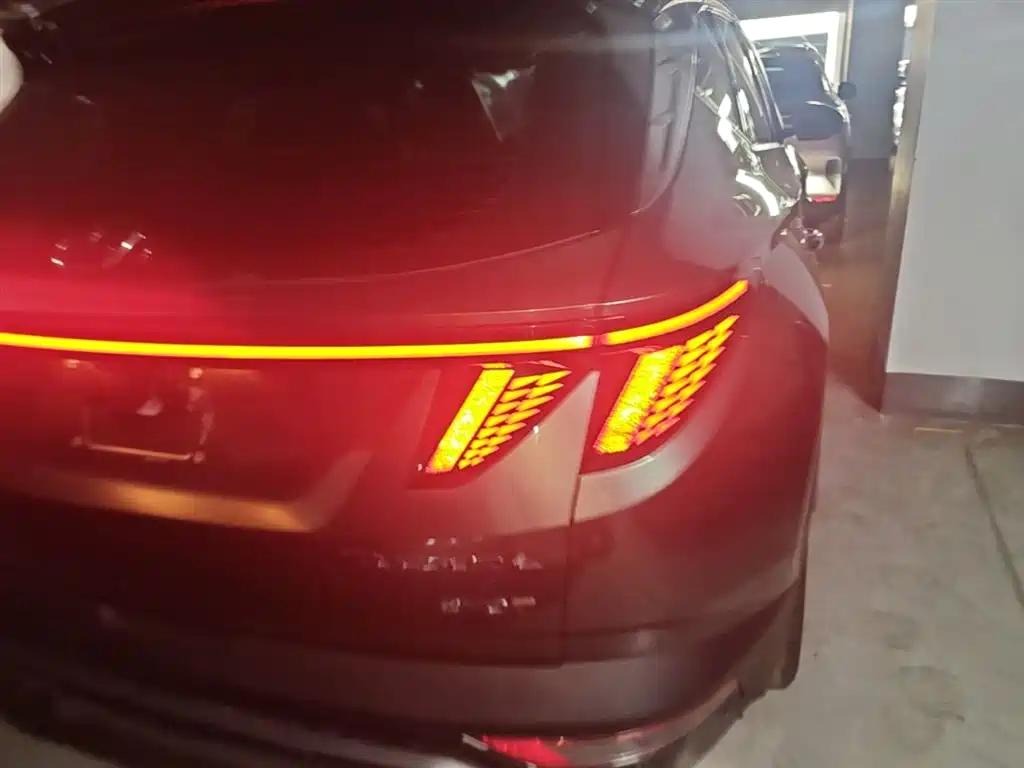 Hyundai Tucson 2021 Tucson L 1.5T DCT LUX Premium фото 8