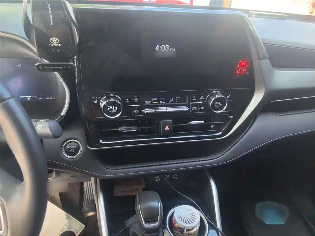 Toyota Highlander 2024 2.5L Smart Hybrid 4WD Luxury 7-seater фото 6