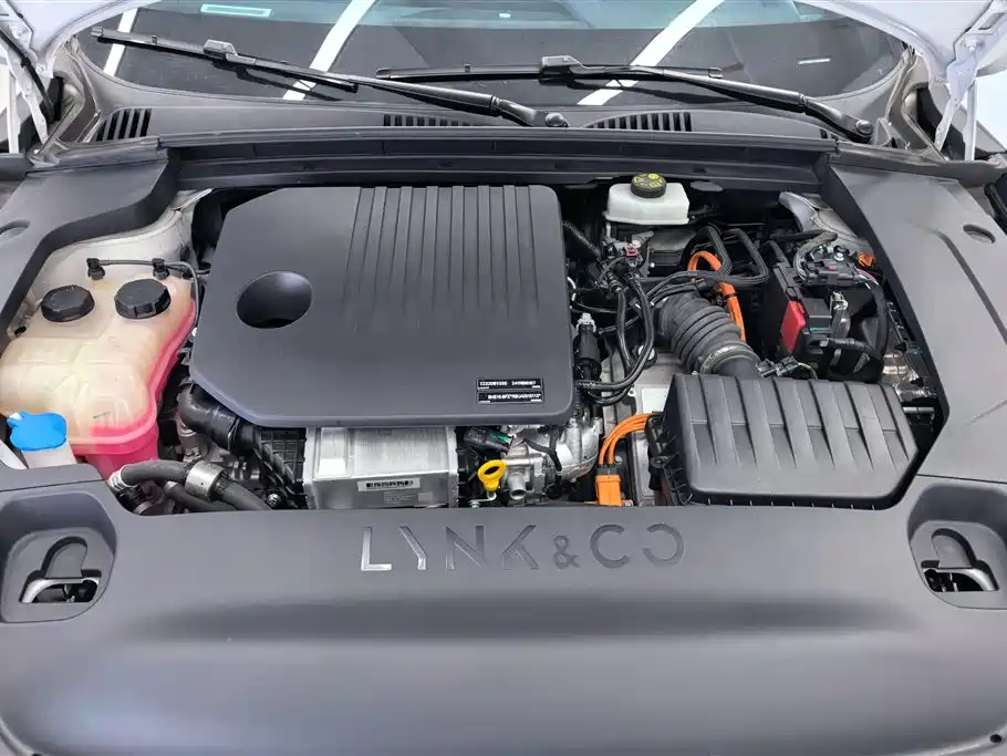 Lynk & Co 07 EM-P 2024 EM-P 126 Long Range Halo фото 10