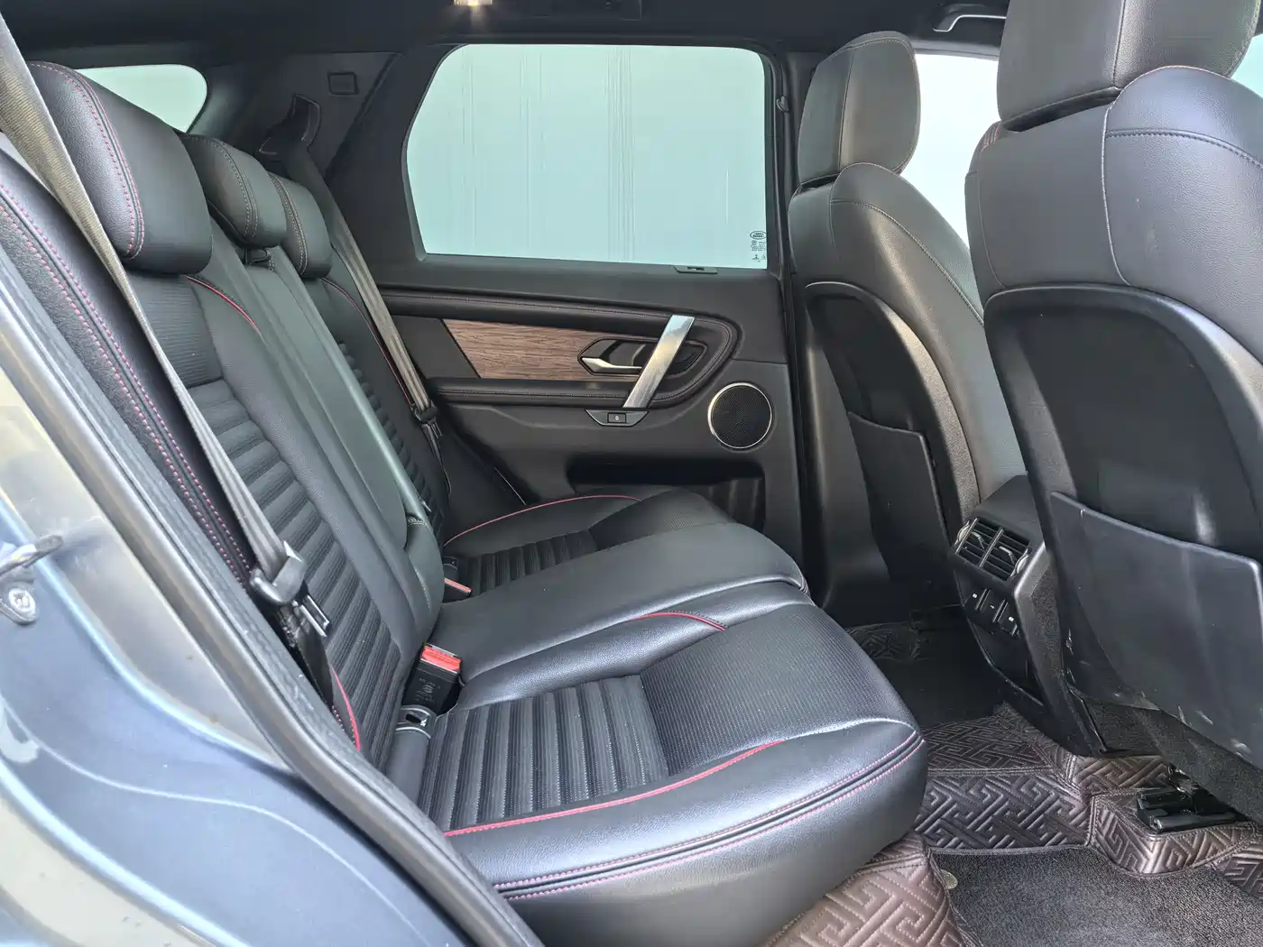 Land Rover Discovery Sport 2020 249PS R-Dynamic Performance фото 6