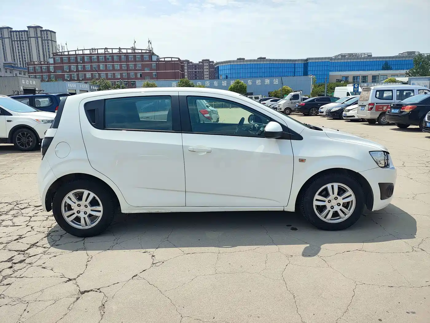 Chevrolet Aveo 2014 2014 Sedan 1.4SE MT Joy Edition