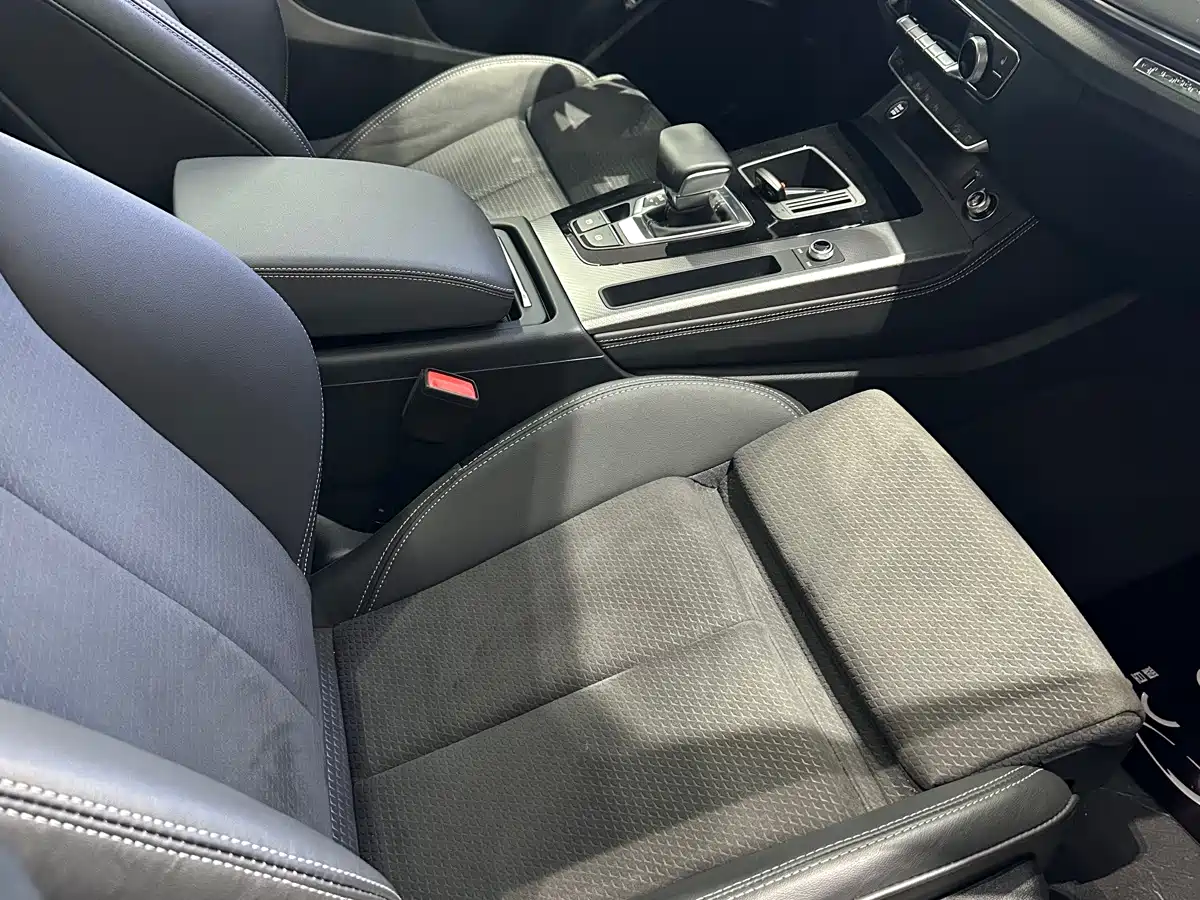 Audi Q5L Sportback 2023 2023 40 TFSI Ice & Snow Sport Edition