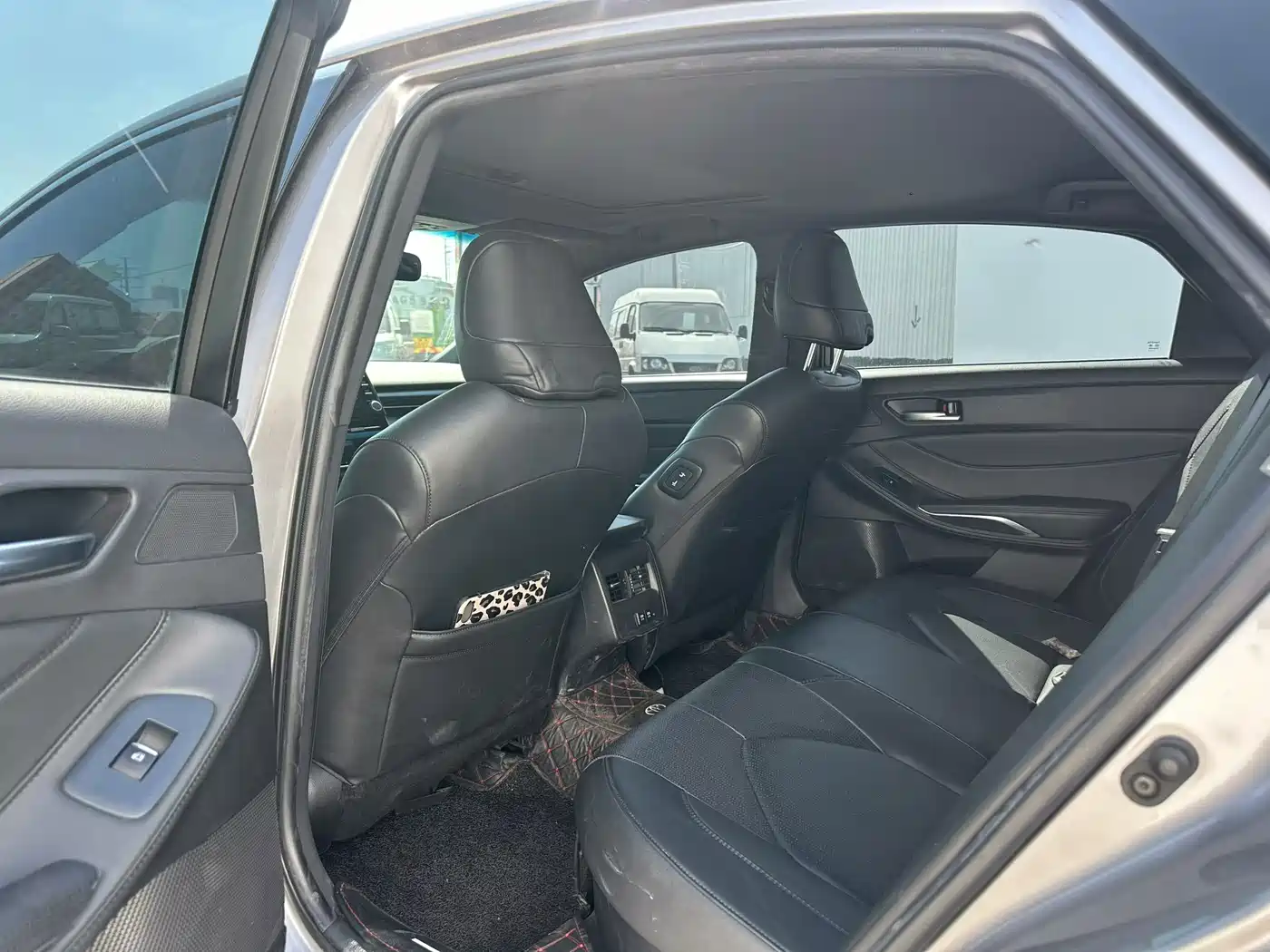 Toyota Avalon 2021 2.5L Luxury Edition фото 6