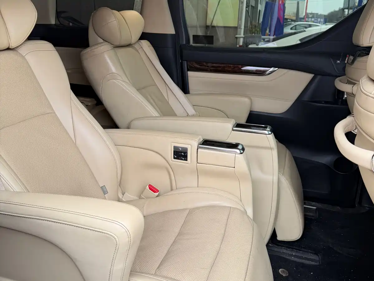 Toyota Alphard 2018 Facelift 3.5L Luxury Edition фото 5