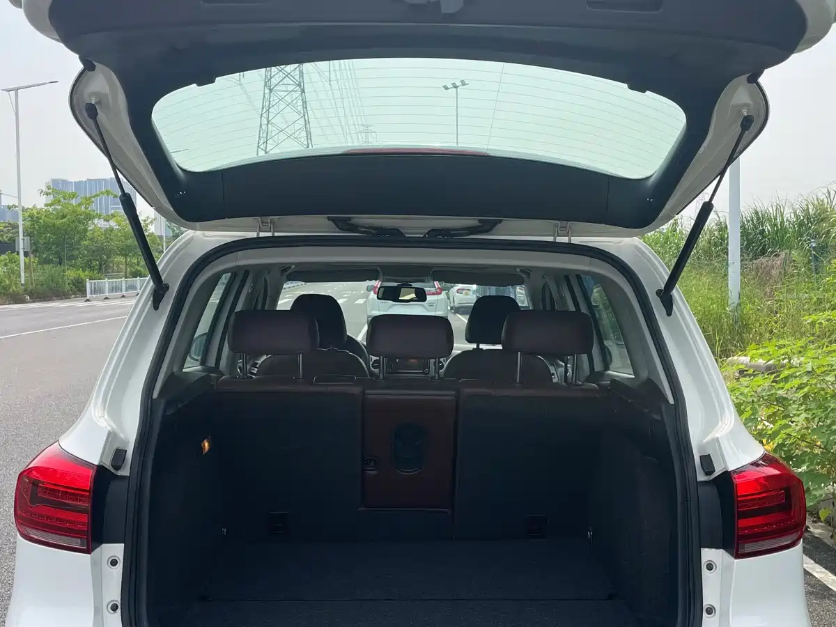 Фото 24 - Volkswagen Tiguan