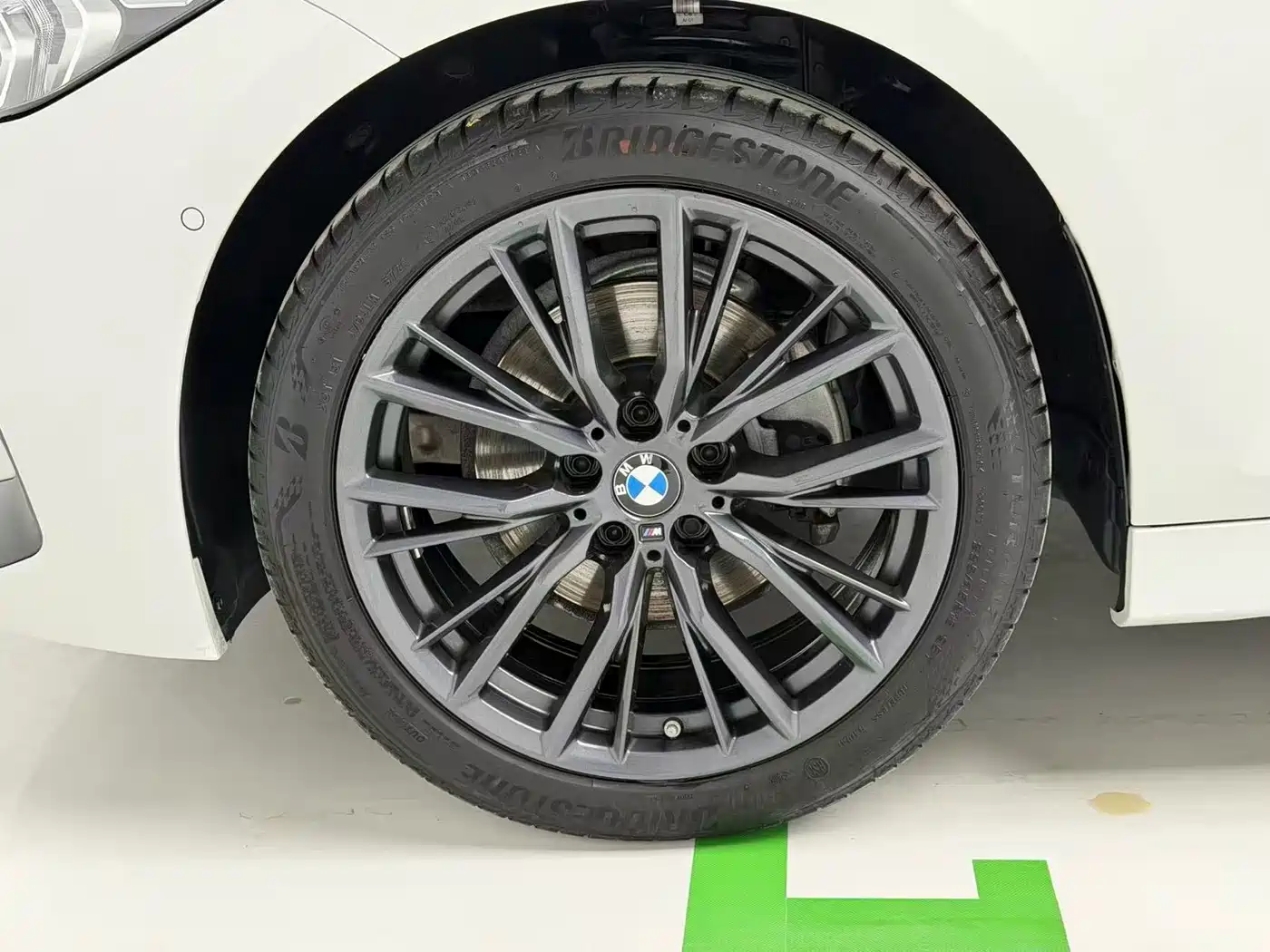 BMW 3 Series 2024 325Li M Sport Shadowline Package фото 8