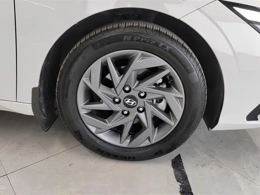 MODERN ELANTRA