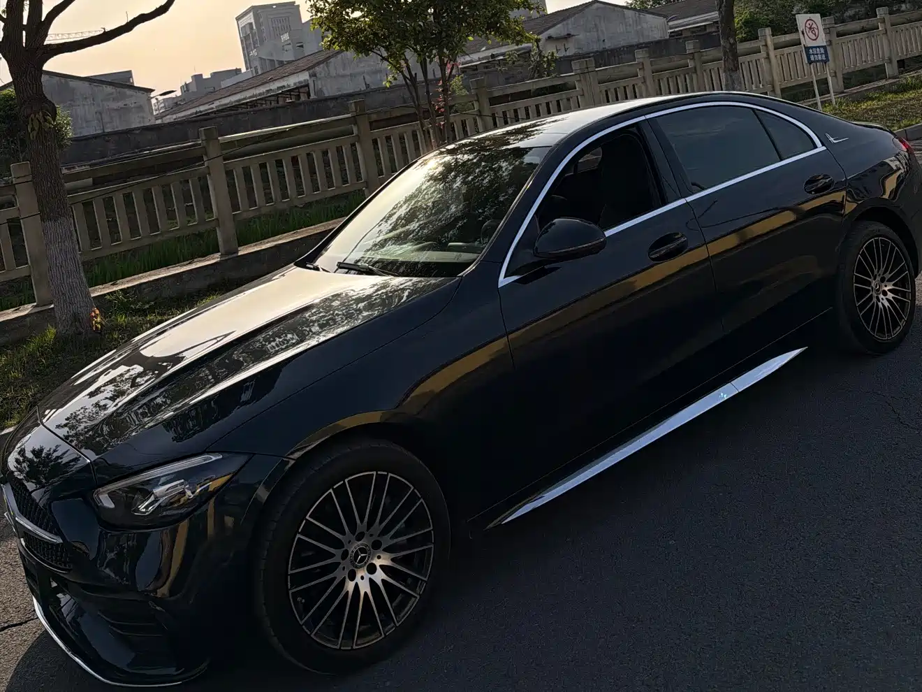 MERCEDES-BENZ CLASS C