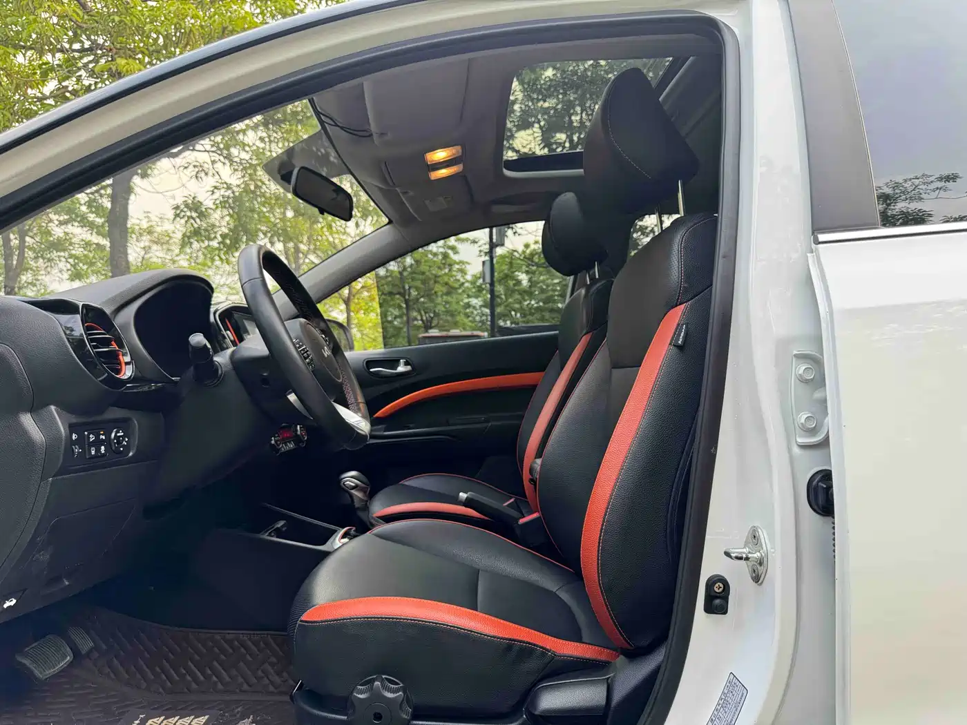 Kia KX1 2021 1.4L CVT Fun Sunroof Version фото 9