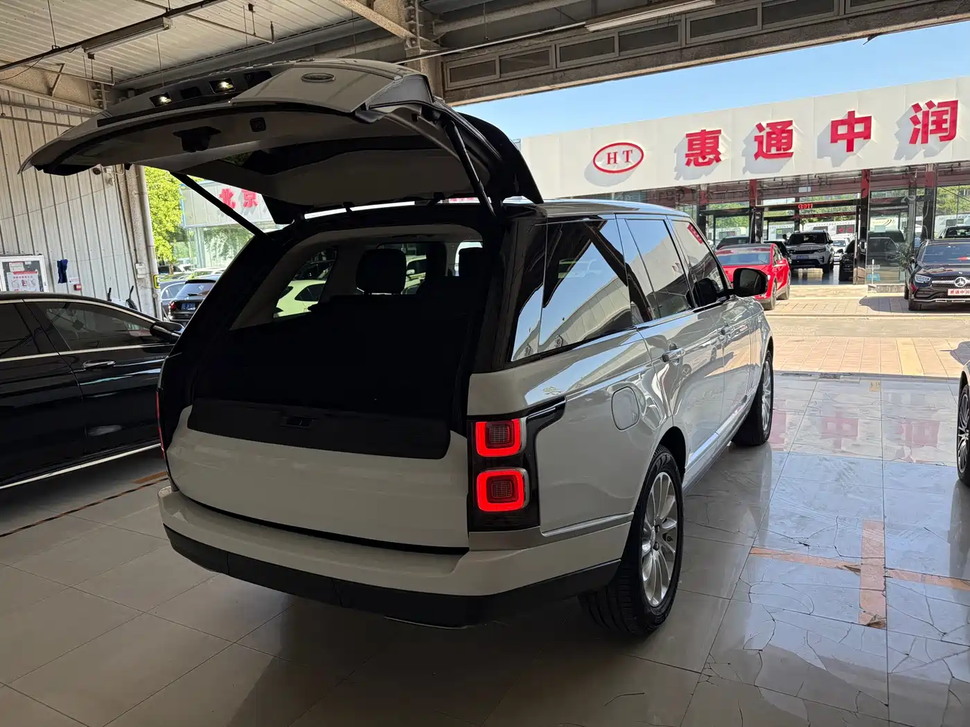 Land Rover Range Rover 2019 3.0 SCV6 Heritage Edition фото 20