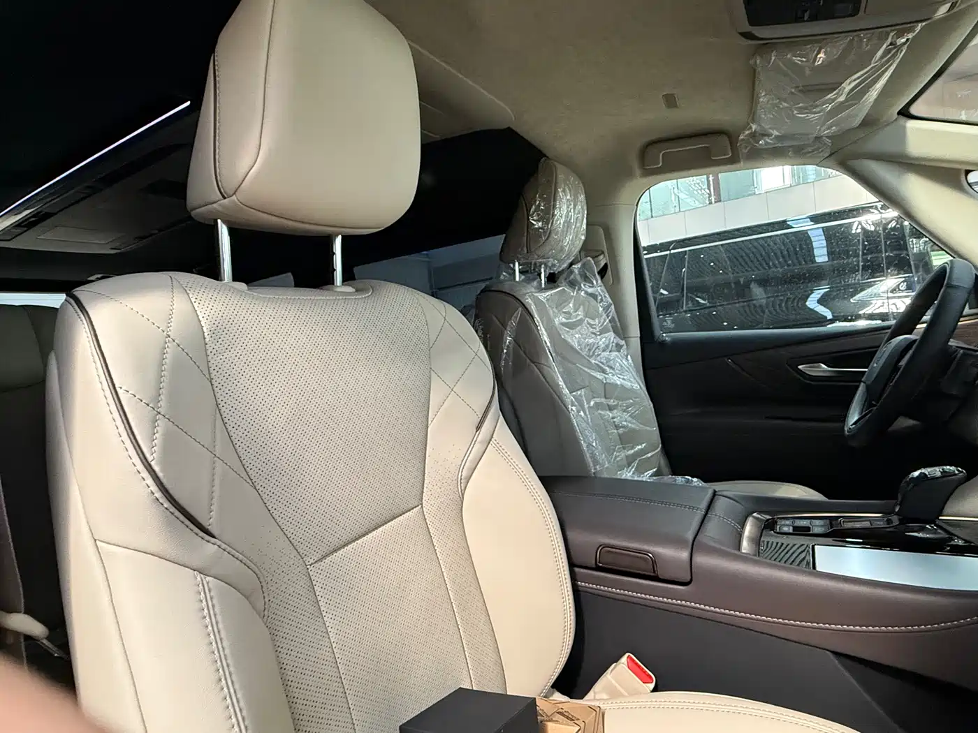 Toyota Vellfire 2025 Crown Hybrid 2.5L Ink Gold Executive Edition фото 13
