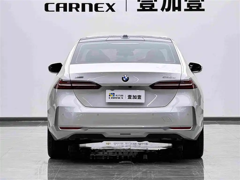 Фото 5 - BMW 5 Series