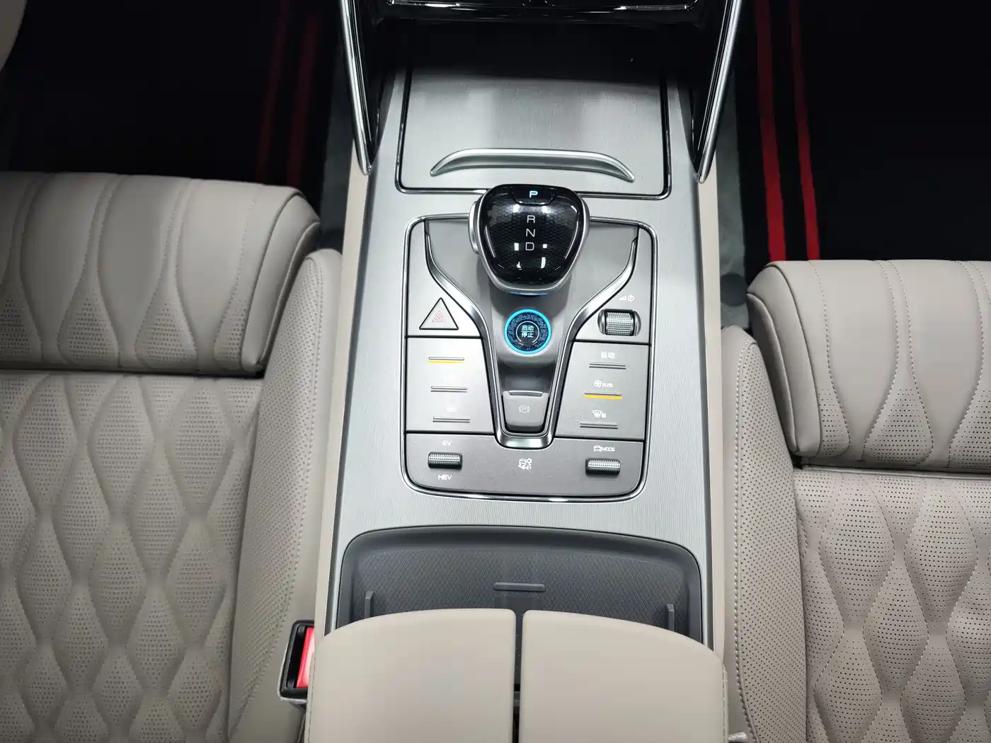 BYD Tang New Energy 2025 Smart Driving Edition DM-i 115KM Flagship фото 11