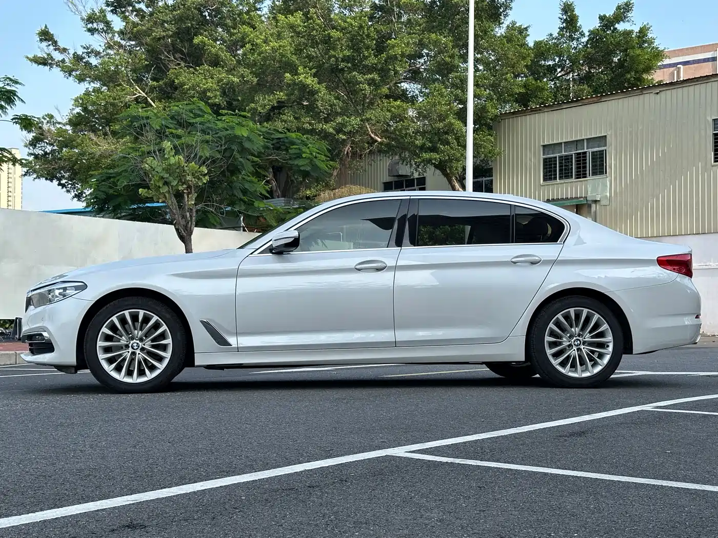 BMW 5 Series 2019 525Li Luxury Package фото 14