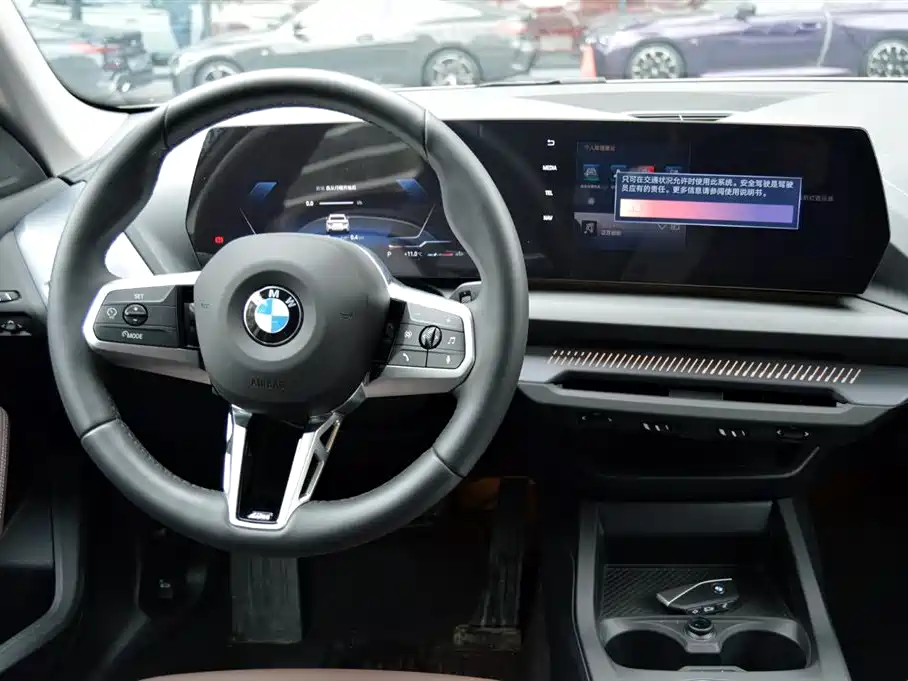 BMW 2 Series 2025 225L M Sport Package фото 10