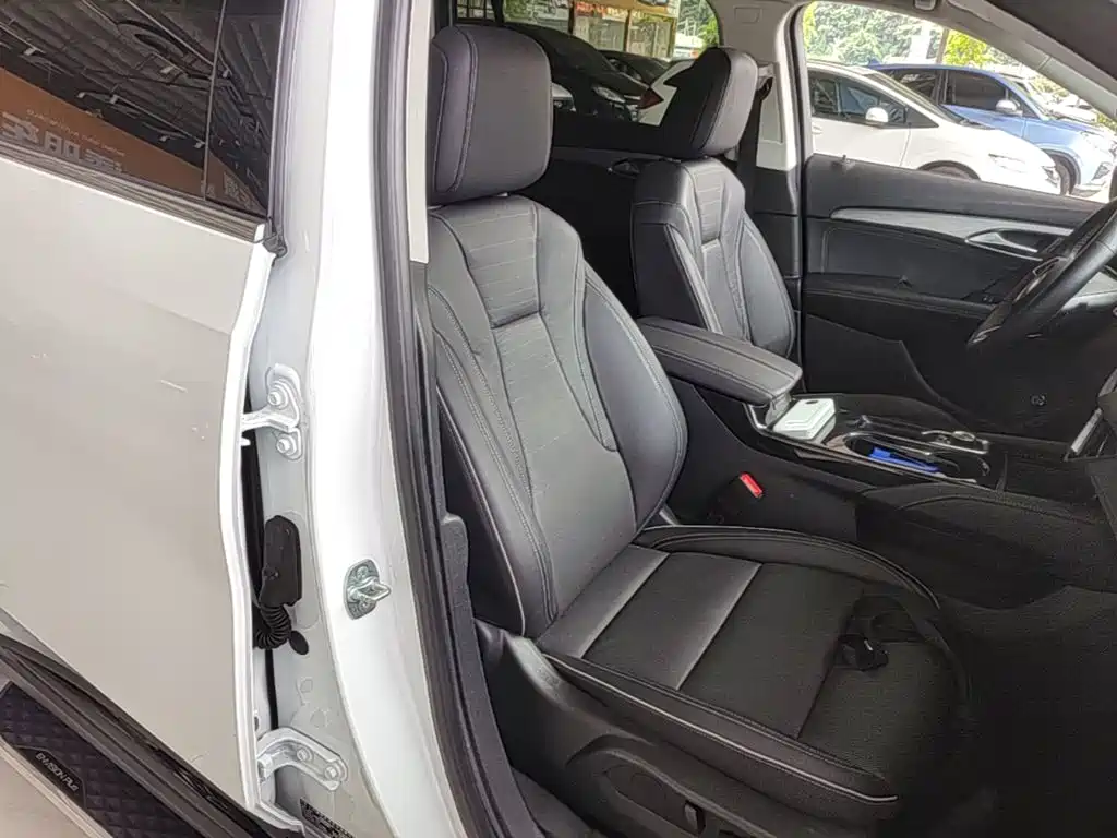 Buick Envision Plus 2025 2025 Enclave Plus 28T 2WD Platinum Edition