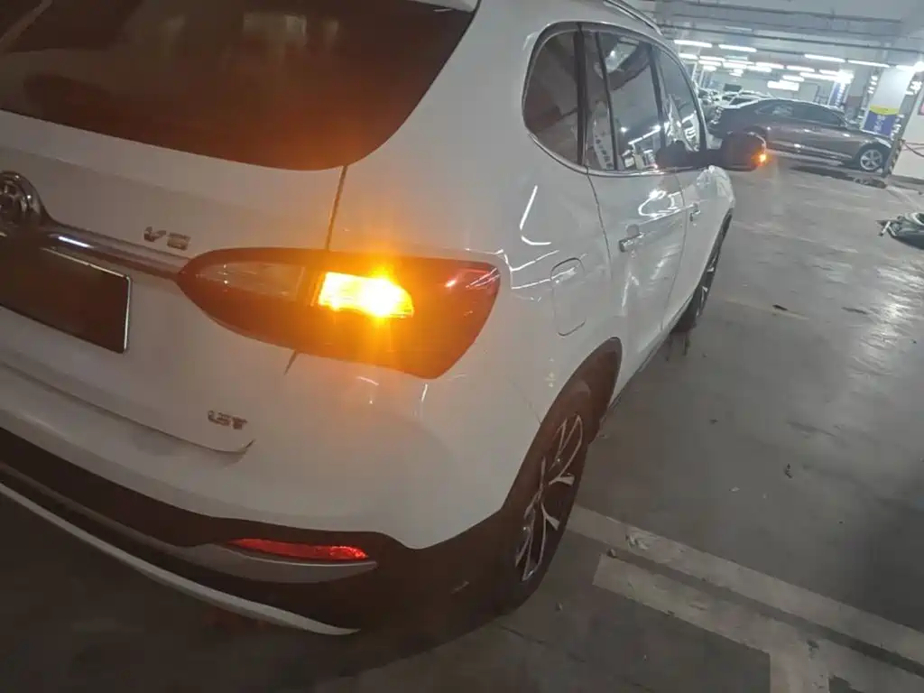 Zhonghua V5 2016 2016 1.5T Automatic 2WD Smart