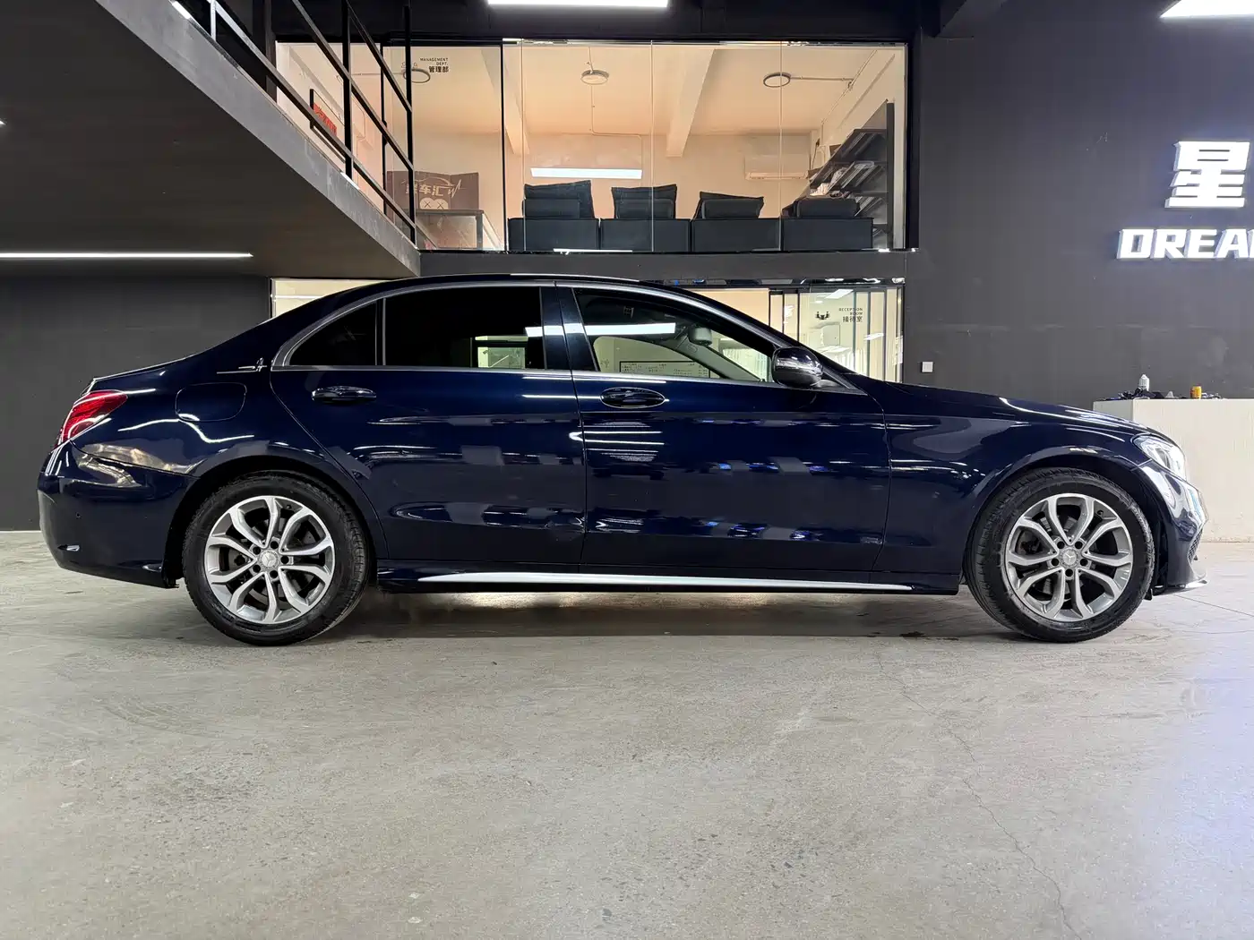 Mercedes-Benz C-Class 2016 C 180 L Sport фото 10