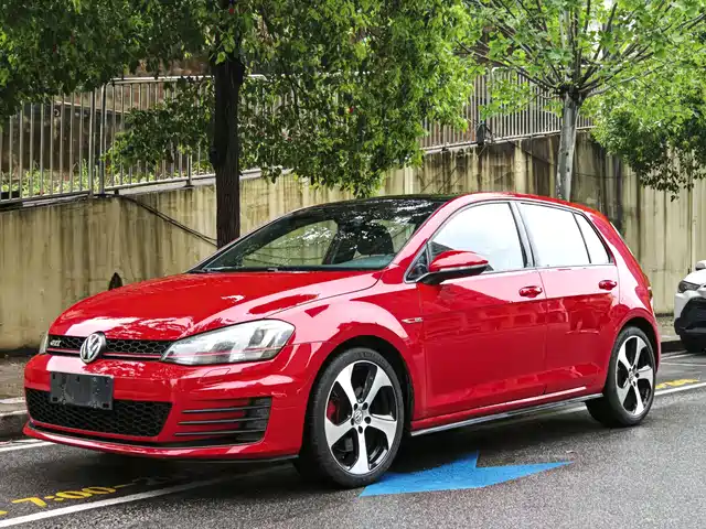 VOLKSWAGEN GOLF GTI