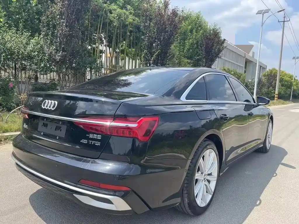 Photo 7 - Audi A6L