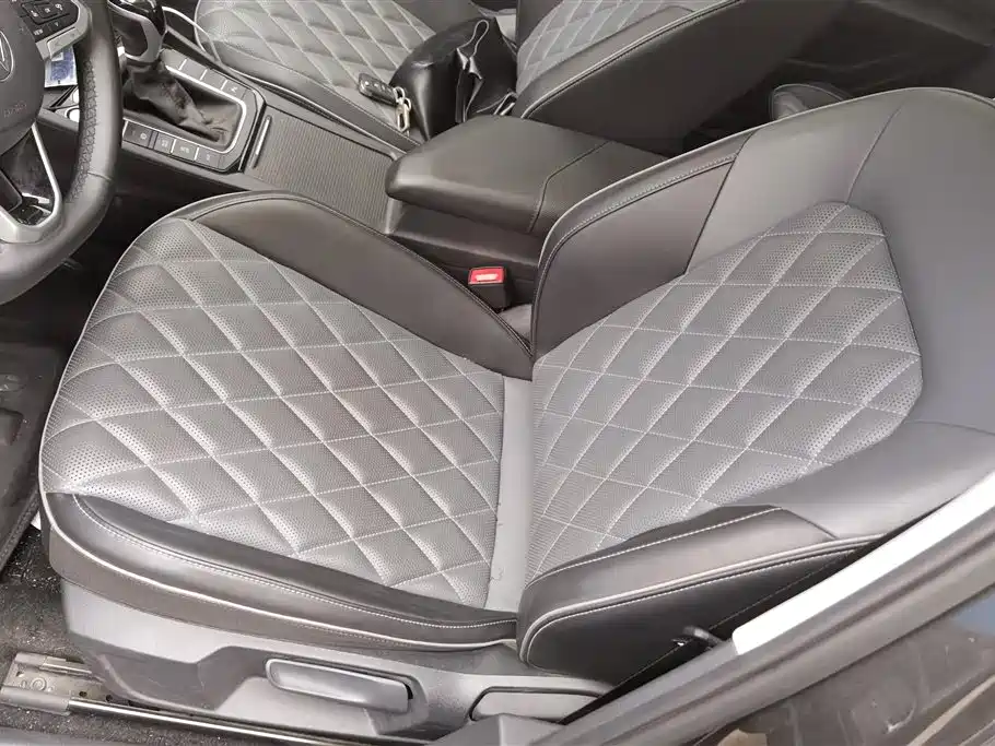Volkswagen Sagitar 2024 300TSI DSG Surpass Edition фото 9