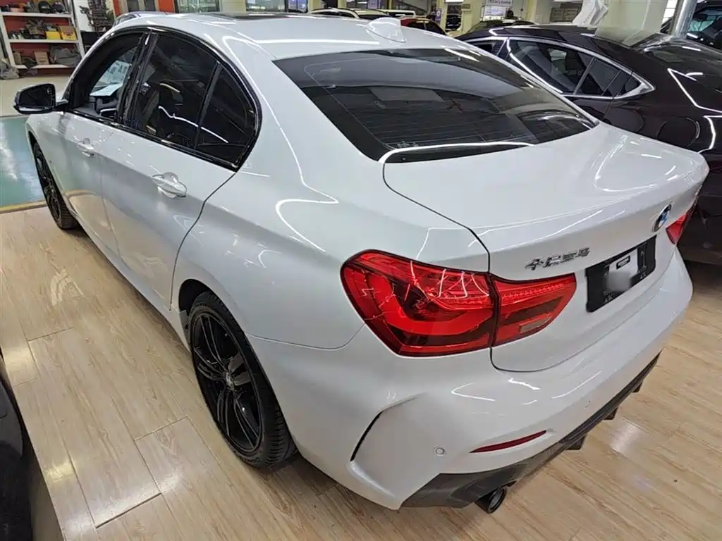 BMW 1-SERIES