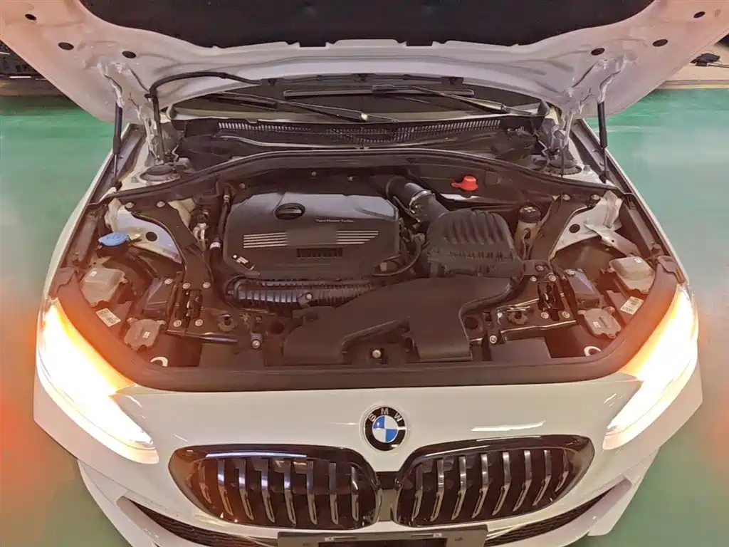 BMW 1-SERIES