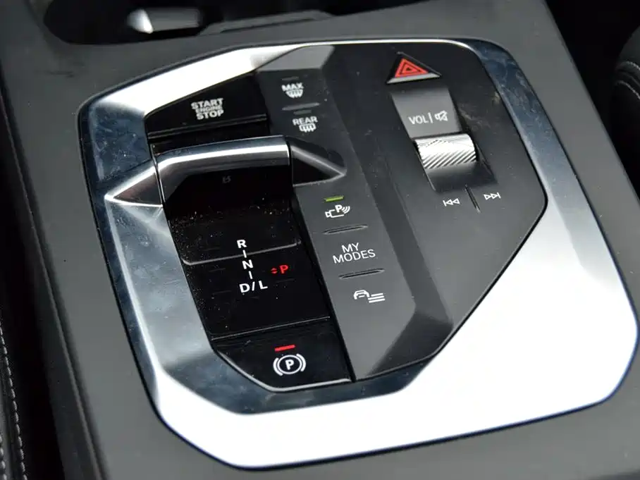 BMW 2 Series 2025 225L M Sport Package фото 12