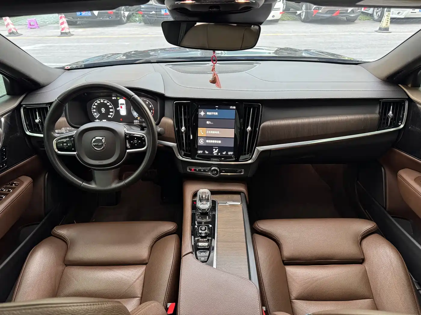 VOLVO S90