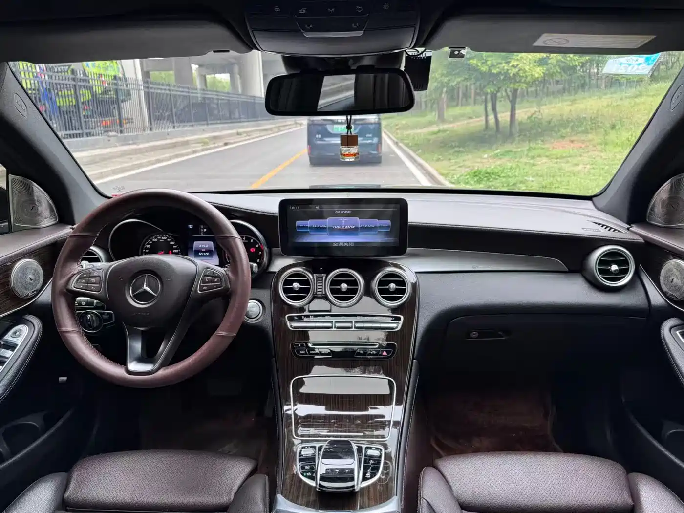 Mercedes-Benz GLC 2017 GLC 260 4MATIC Luxury фото 6