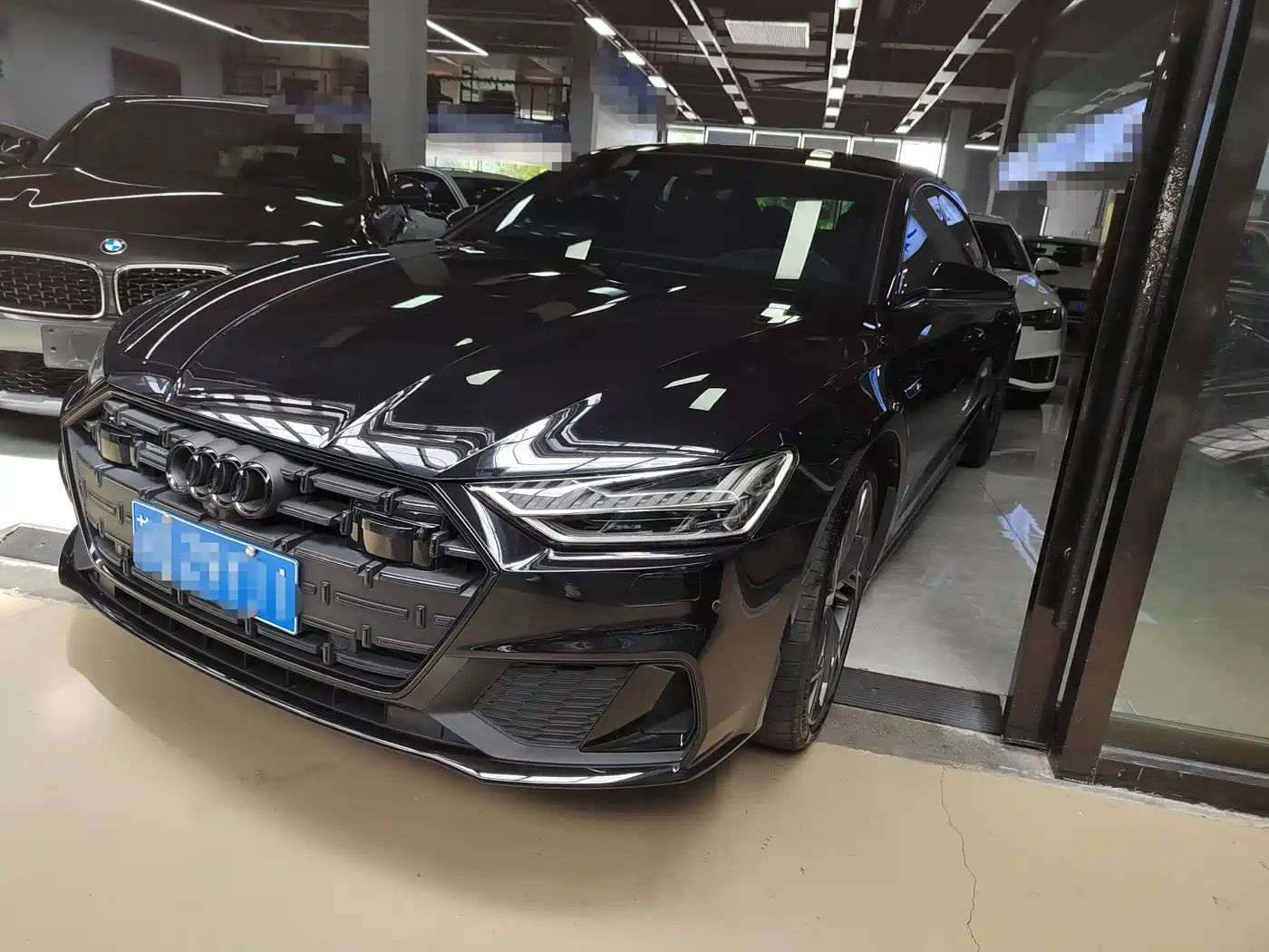 Фото 1 - Audi A7L