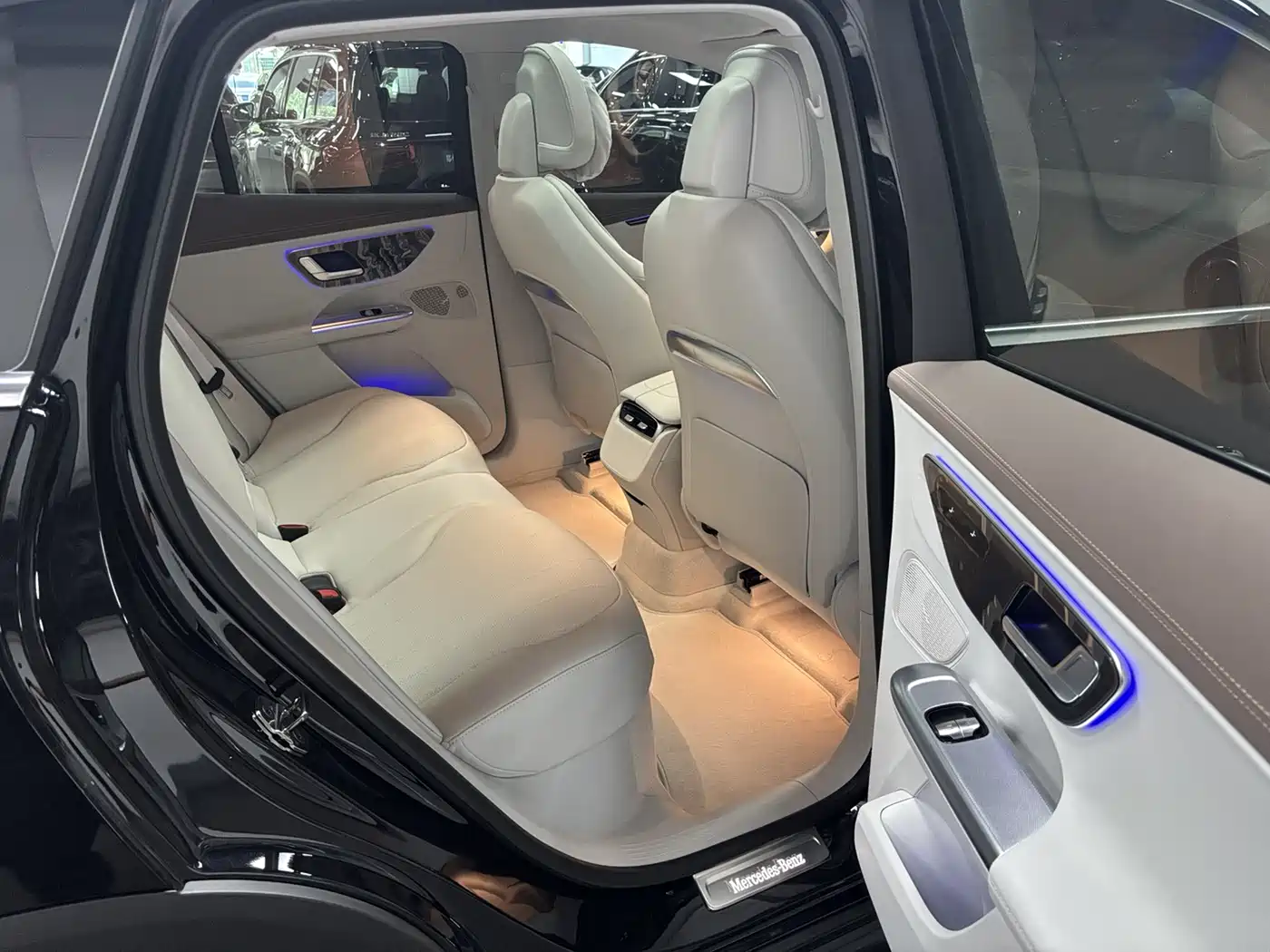 Mercedes-Benz EQE SUV 2024 500 4MATIC Pioneer Edition фото 8