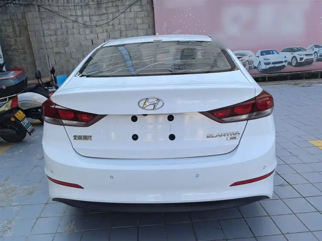 Hyundai Elantra 2016 Model 1.6L Automatic Smart Elite фото 6