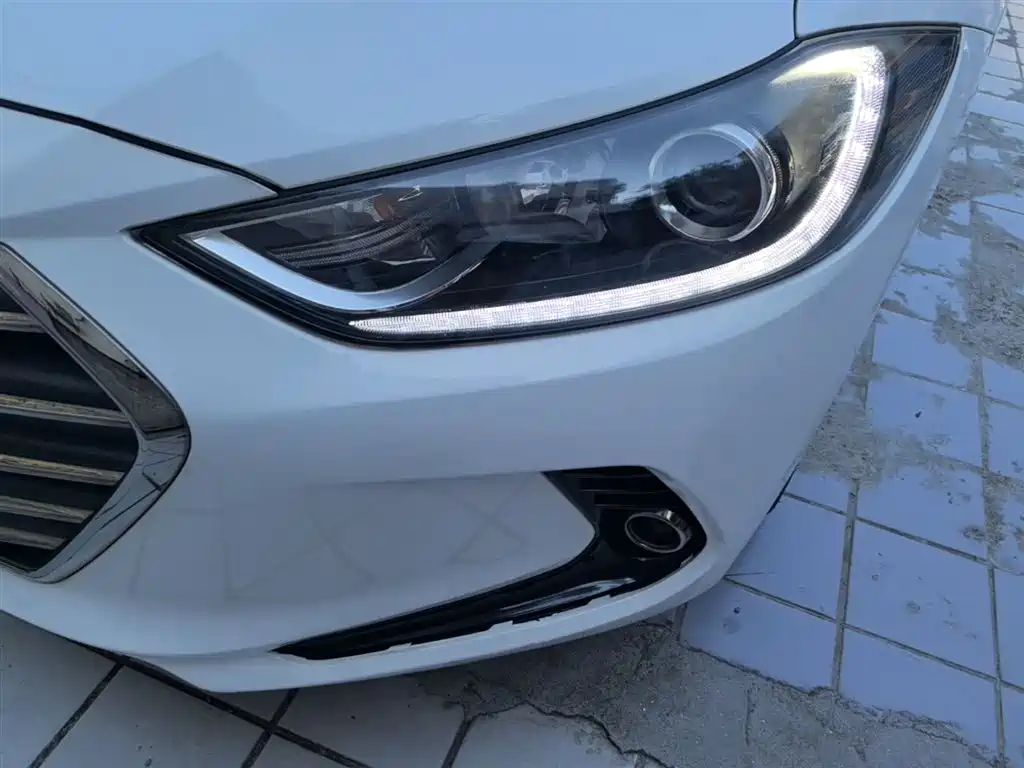 Hyundai Elantra 2016 Model 1.6L Automatic Smart Elite фото 24