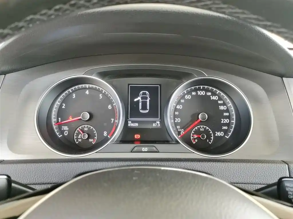 Volkswagen Golf 2016 1.6L Automatic Comfort фото 12