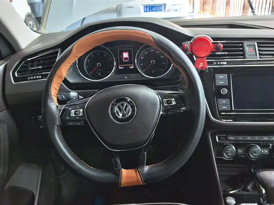 Volkswagen Tiguan L 2018 330TSI Automatic 2WD Luxury Edition фото 15