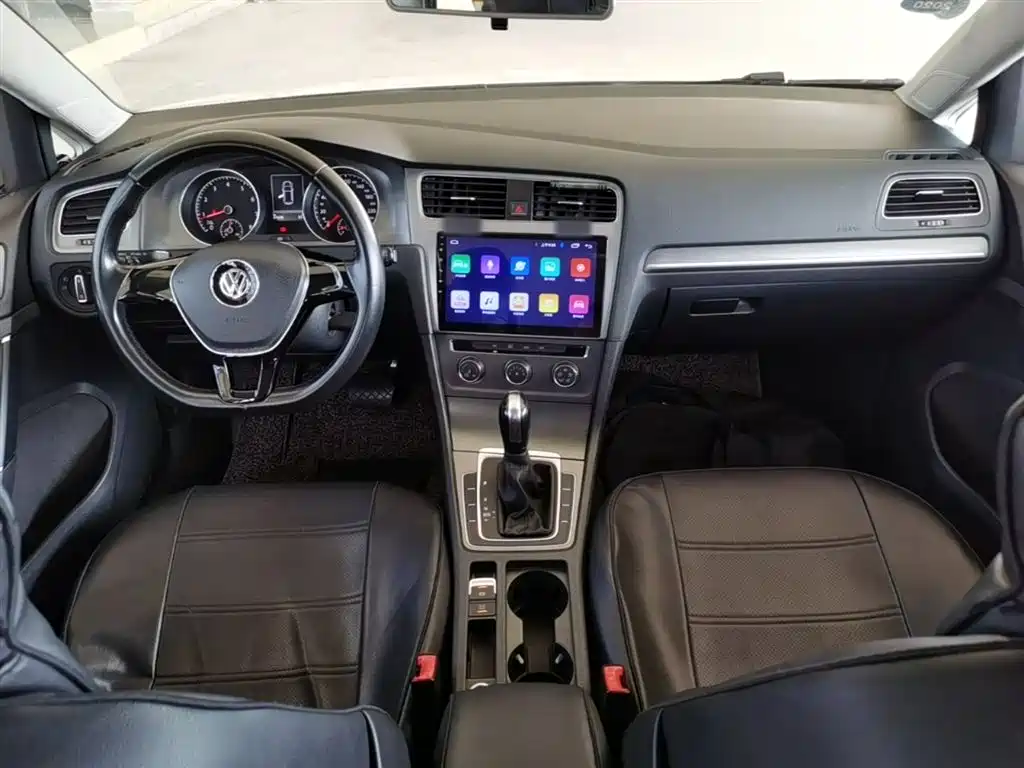 Volkswagen Golf 2016 1.6L Automatic Comfort фото 10