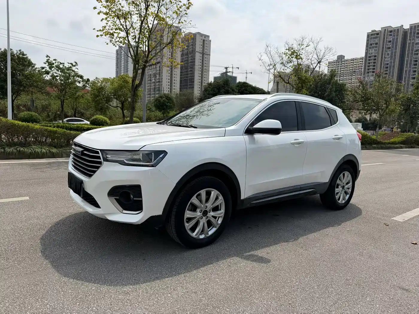 Haval H4 2019 1.5GDIT DCT Luxury Smart Connection China VI