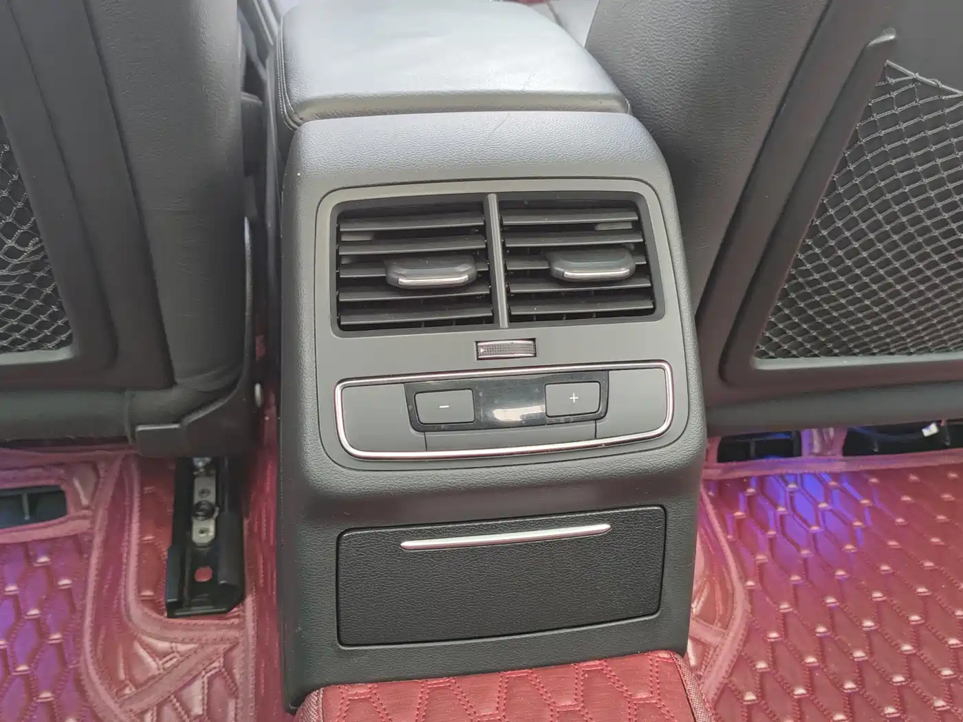 Фото 7 - Audi A4L