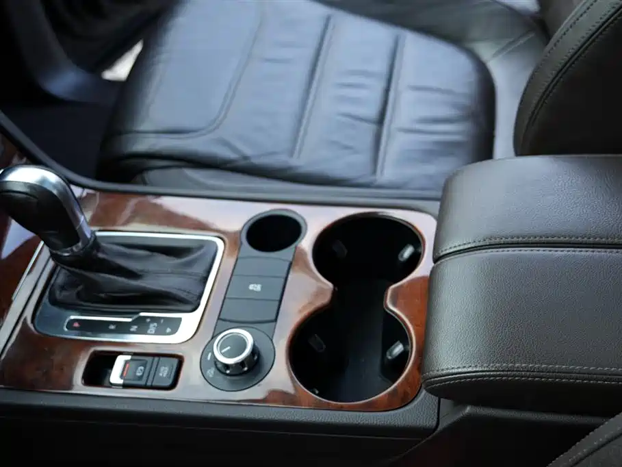 Volkswagen Touareg 2014 3.0TSI New Edge Edition фото 33