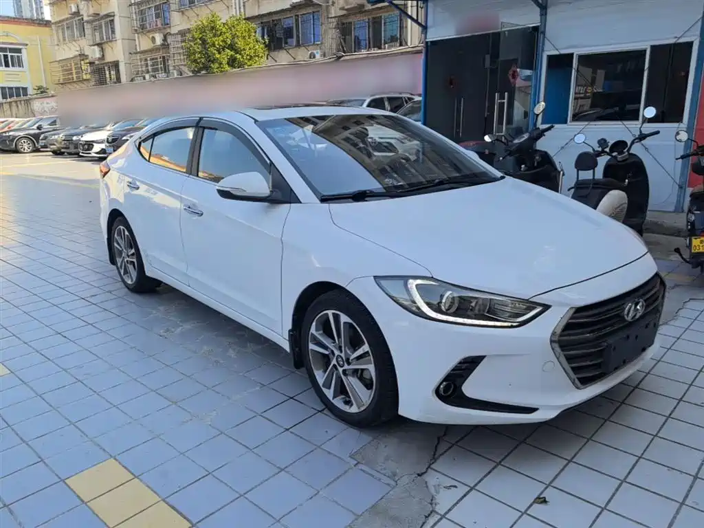 Hyundai Elantra 2016 Model 1.6L Automatic Smart Elite фото 4