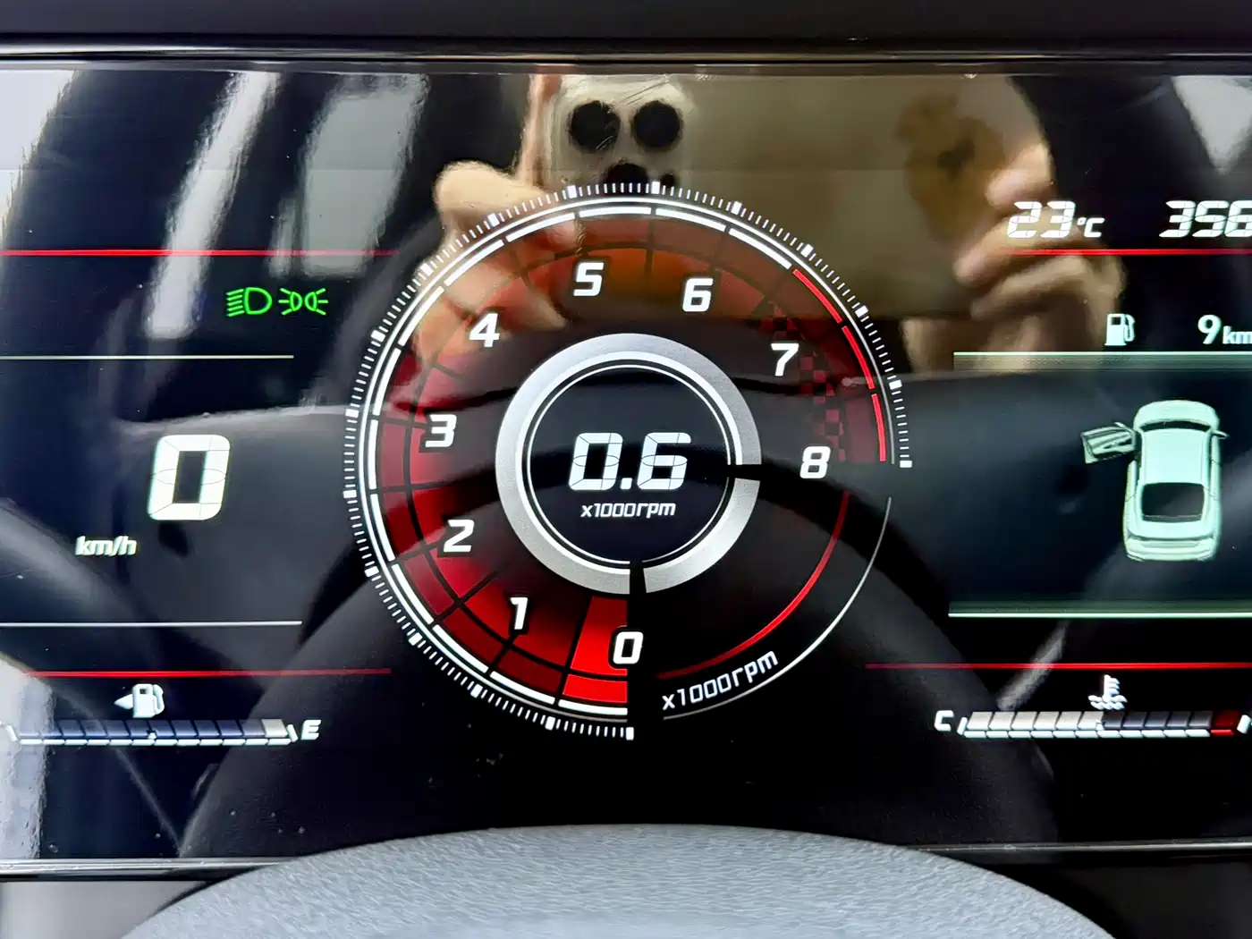 Hyundai Elantra 2022 1.5L CVT LUX Premium Edition фото 4